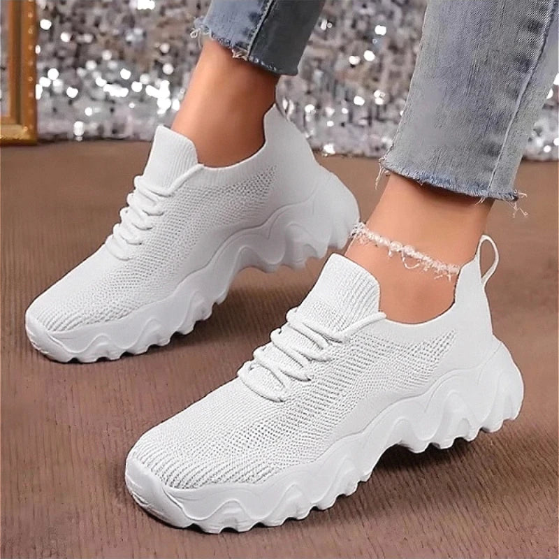 Women's Casual Shoes Summer Breathable Mesh Soled Fashionable Shoes Lightweight Breathable Walking Badminton Sneakers Women