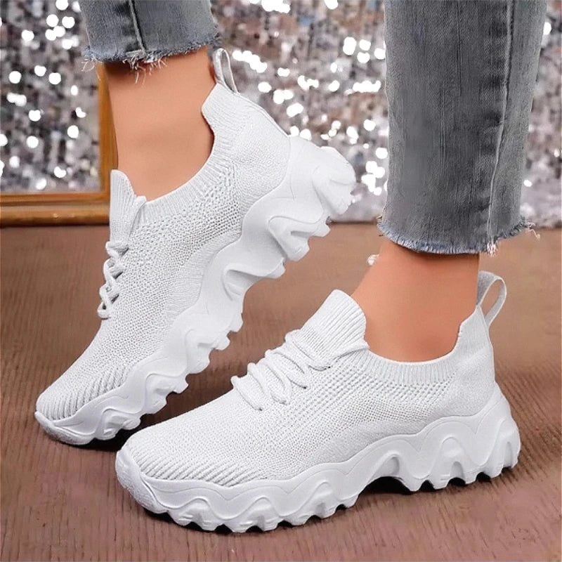 Women's Casual Shoes Summer Breathable Mesh Soled Fashionable Shoes Lightweight Breathable Walking Badminton Sneakers Women