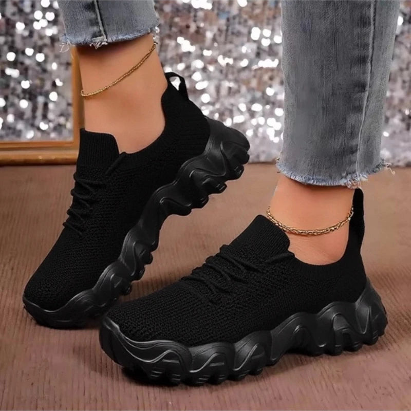 Women's Casual Shoes Summer Breathable Mesh Soled Fashionable Shoes Lightweight Breathable Walking Badminton Sneakers Women