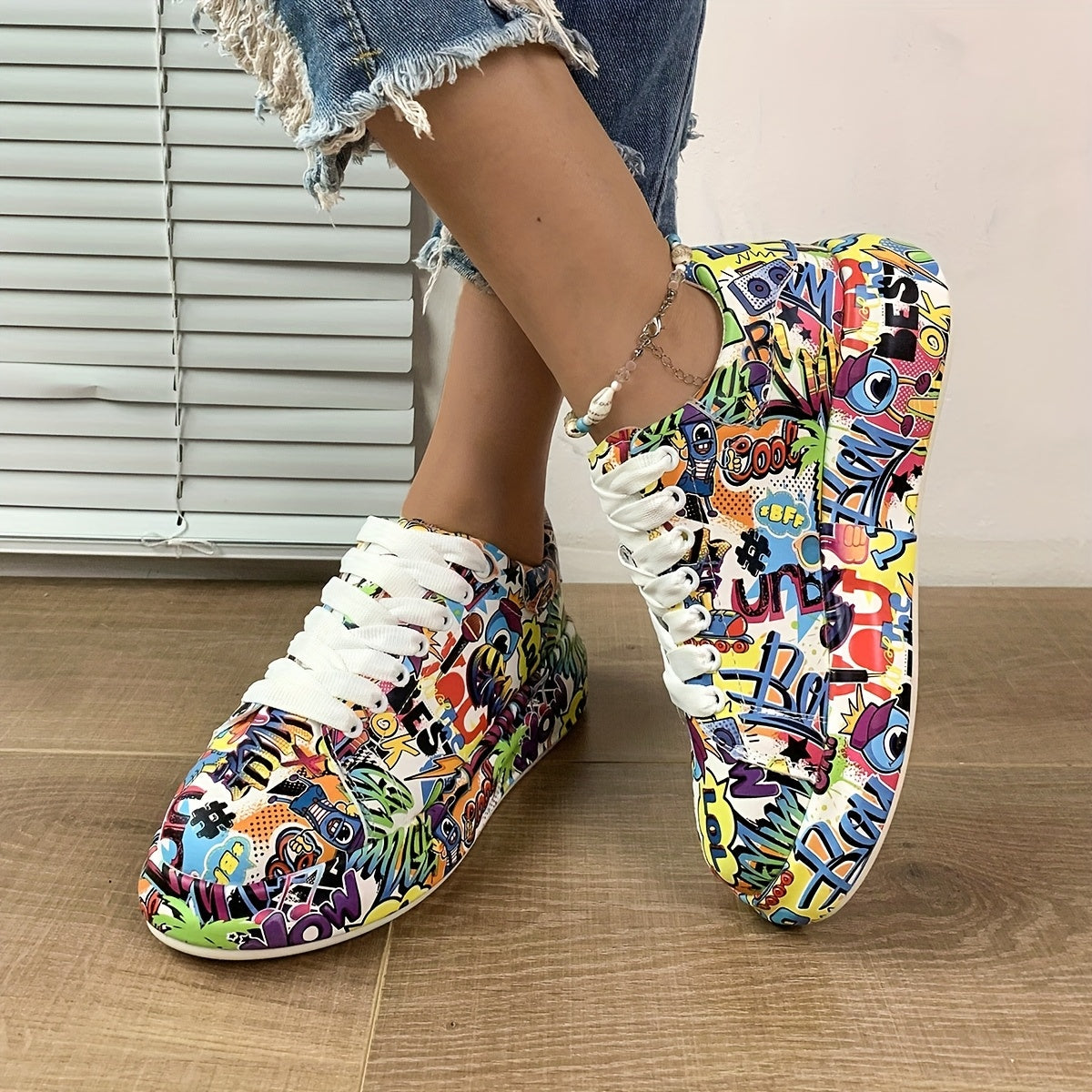 Women's Graffiti Print Platform Sneakers - Low-Top Lace-Up Skate Shoes with PU Cover Upper, Rubber Sole & Fabric Lining, All-Season Casual Streetwear Shoes for Urban Fashion, Ladies Sneakers, Stylish Laceup Footwear, Durable